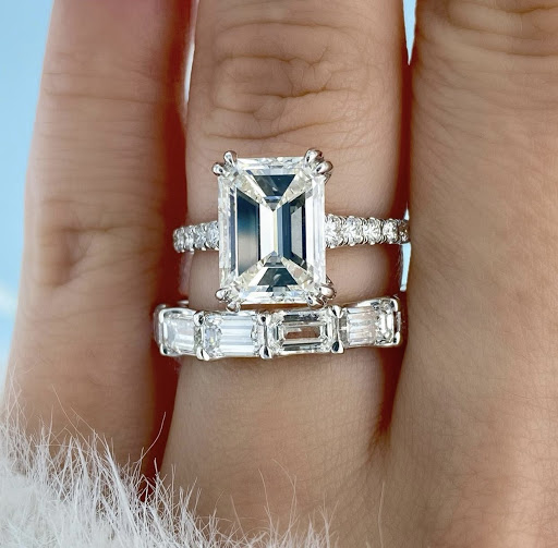 Jewelry Store «R & R Jewelers», reviews and photos, 26 W 47th St, New York, NY 10036, USA