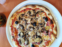Plats et boissons du Pizzeria Ar Rwan Pizza Lannion - n°5