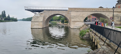 Le Commerce à Pont-sur-Yonne