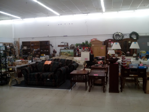 Flea Market «Traderbakers Flea Market», reviews and photos, 2080 Burton Ln, Martinsville, IN 46151, USA