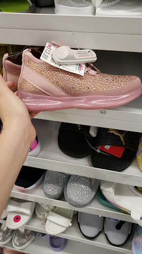 Shopping Mall «Woodforest Shopping Center», reviews and photos, 443 Uvalde Rd, Houston, TX 77015, USA