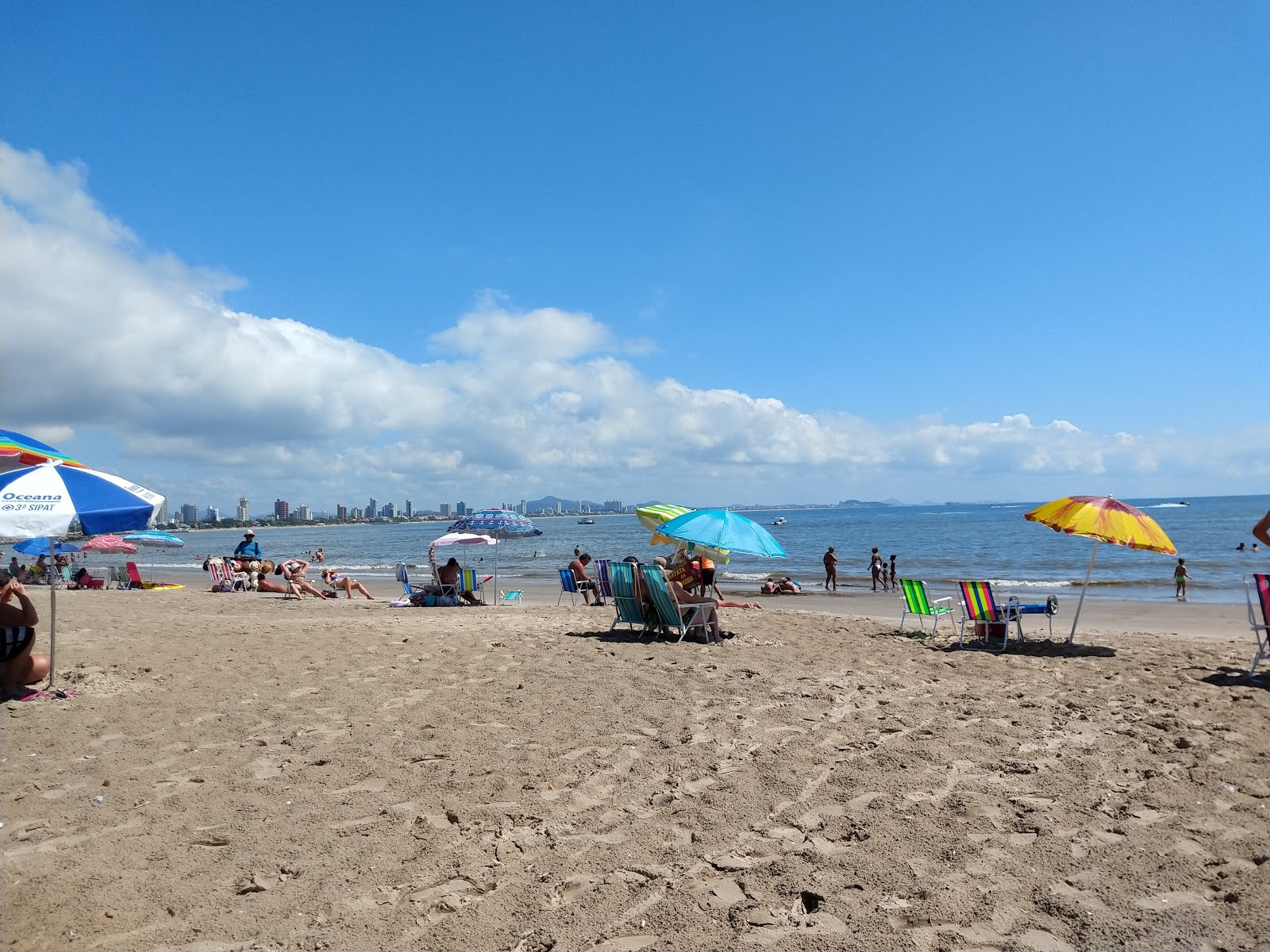 Foto von Alegre Penha Strand mit heller sand Oberfläche