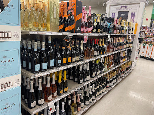 Liquor Store «Connecticut Beverage Mart», reviews and photos, 955 Washington St, Middletown, CT 06457, USA