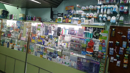 Farmacia Madero/ Salamon
