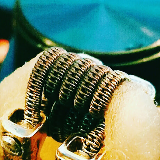 Tobacco Shop «Habits Vape & Smoke shop», reviews and photos, 8391 Folsom Blvd, Sacramento, CA 95826, USA