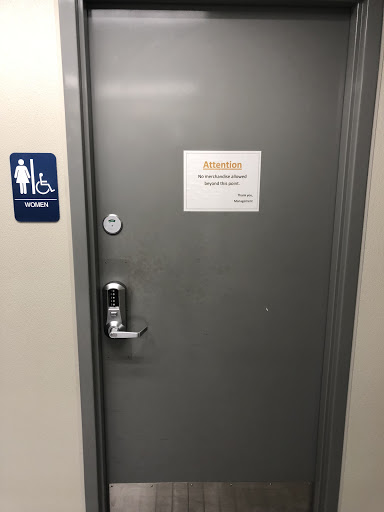 Office Supply Store «Staples», reviews and photos, 158 SW 148th St, Burien, WA 98166, USA