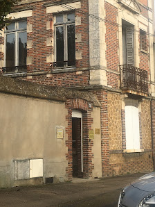 Mekdjian Cyril 31 Quai du Général Leclerc, 89300 Joigny, France