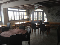 Atmosphère du Restaurant français La Chaumière à Puy-Saint-Vincent - n°2