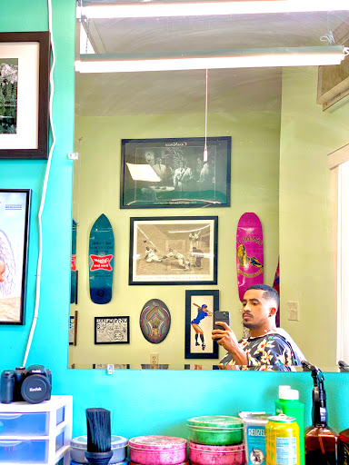 Barber Shop «The Broken Comb Barber Shop», reviews and photos, 2205 N Lakewood Blvd, Long Beach, CA 90815, USA