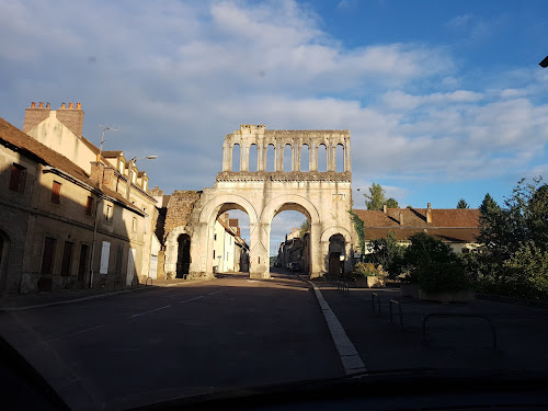 Porte d'Arroux à Autun