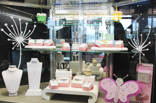 Coin Dealer «Kentuckiana Coin and Jewelry», reviews and photos, 1305 Veterans Pkwy Suite 600, Clarksville, IN 47129, USA