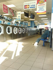 Super Saver Laundromat - Photo 5 - Car repair in East Hartford, CT, Hartford