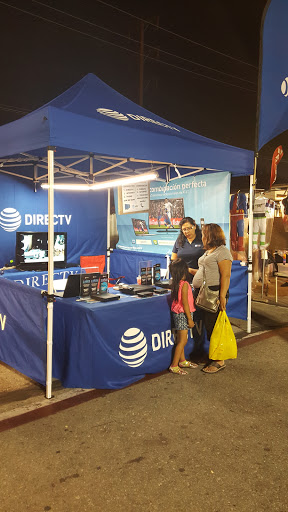 Drive-in Movie Theater «Van Buren Drive-In Theatre and Swap Meet», reviews and photos, 3035 Van Buren Boulevard, Riverside, CA 92503, USA