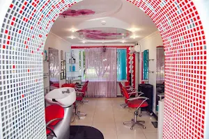 Beauty salon "shandy" image