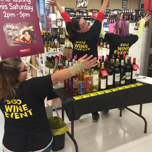 Grocery Store «Grocery Outlet Bargain Market», reviews and photos, 52115 SW Chinook Plaza, Scappoose, OR 97056, USA