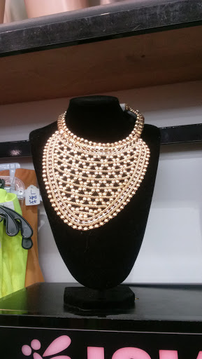 Beauty Supply Store «Sistar Beauty», reviews and photos, 8900 S Lafayette Ave, Chicago, IL 60620, USA