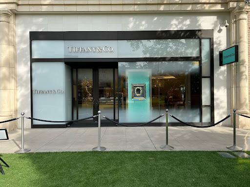 Jewelry Store «Tiffany & Co.», reviews and photos, 796 Americana Way, Glendale, CA 91210, USA