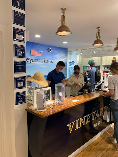 Clothing Store «Vineyard Vines», reviews and photos, 56 Narragansett Ave, Oak Bluffs, MA 02557, USA