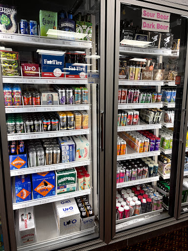 Liquor Store «M & R Liquors», reviews and photos, 206 Buckland Rd, South Windsor, CT 06074, USA