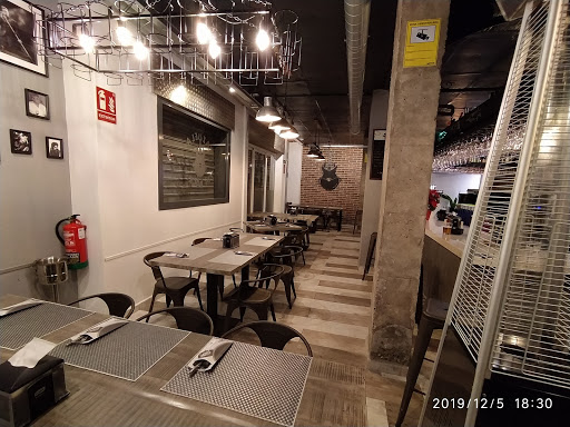 Restaurante Cazuela de Rock - C. Realenga de San Luis, 10, 29004 Málaga