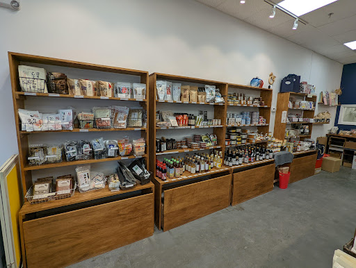 Shopping Mall «Midway Shopping Center», reviews and photos, 1001 Central Park Ave, Scarsdale, NY 10583, USA