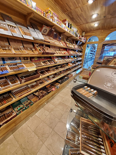 Tobacco Shop «PLYMOUTH CIGARS AND TOBACCO», reviews and photos, 16605 County Rd 24 #203, Plymouth, MN 55447, USA