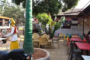 Lezero's family Restaurant and bar image