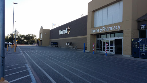 Department Store «Walmart Supercenter», reviews and photos, 109 22nd St, Hondo, TX 78861, USA