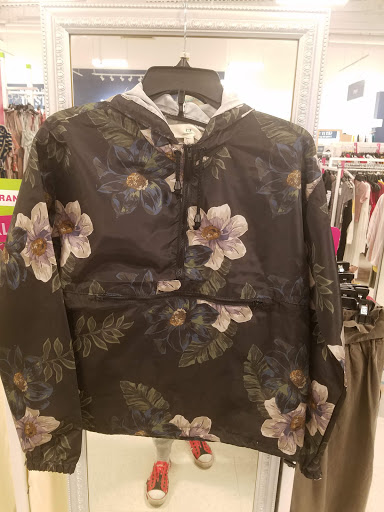 Shopping Mall «The Streets at SouthGlenn», reviews and photos, 6991 S Vine St, Centennial, CO 80122, USA