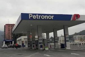 Estación de Servicio Petronor - Repsol image