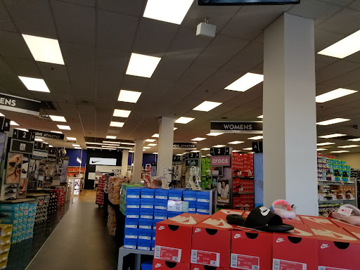 Shoe Store «Shoe Carnival», reviews and photos, 5802 E Virginia Beach Blvd, Norfolk, VA 23502, USA