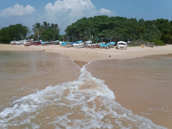 Midigama Right Beach