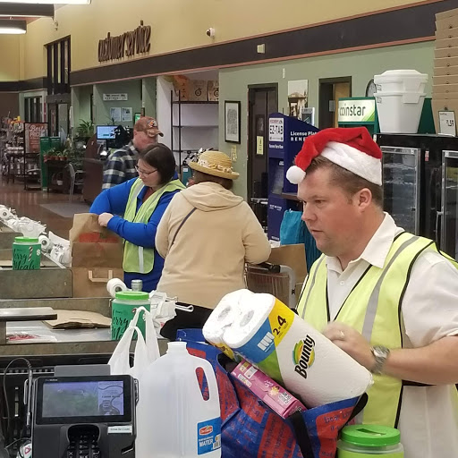 Grocery Store «Family Fresh Market», reviews and photos, 2351 Coulee Rd, Hudson, WI 54016, USA