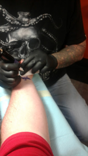 Tattoo Shop «Creative Ink Tattoo Studio», reviews and photos, 9513 Dixie Hwy, Louisville, KY 40272, USA