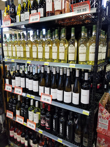 Grocery Store «Shop & Save Market», reviews and photos, 518 Metropolitan Way, Des Plaines, IL 60016, USA