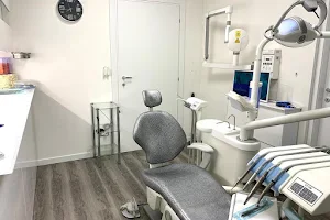 Studio Dentistico DENTAL WHITE image