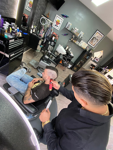 Ever Arte&Stylo | Peluquerías en Gijón - Mejores Barberías Gijon - Corte a Navaja - Arreglo barba en Soria, Oviedo