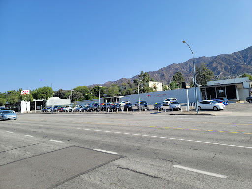Car Dealer «Bob Smith Toyota», reviews and photos, 3333 Foothill Blvd, La Crescenta, CA 91214, USA