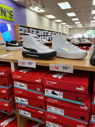 Shoe Store «Rack Room Shoes», reviews and photos, 3551 Jefferson Davis Hwy, Alexandria, VA 22305, USA