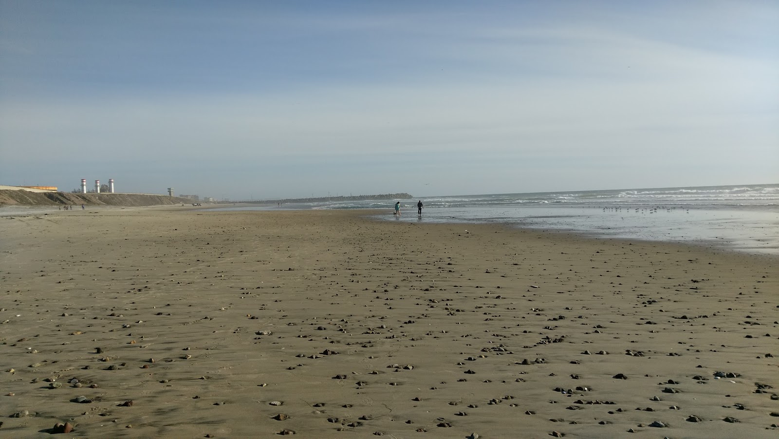 Fotografija Playa Del Rosarito z rjavi pesek površino