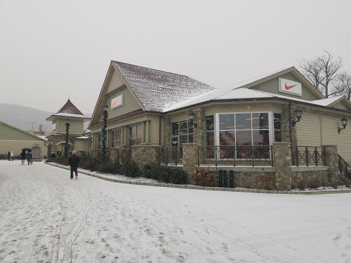 Clothing Store «Nike Factory Store», reviews and photos, 600 Bluebird Ct, Central Valley, NY 10917, USA