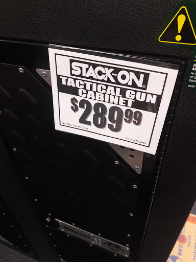 Sporting Goods Store «Big 5 Sporting Goods - Coalinga», reviews and photos, 159 W Polk St #205, Coalinga, CA 93210, USA