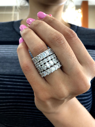 Jewelry Store «Jean Pierre Jewelers», reviews and photos, 21400 Ventura Blvd, Woodland Hills, CA 91364, USA