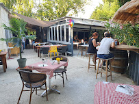 Atmosphère du Restaurant La Guinguette du Brasseur à Jonquières - n°14