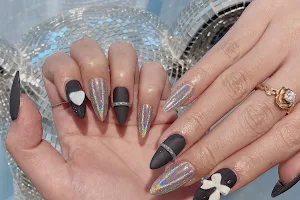 Mardoll House - Nails - Gentle Glitters - Waxing - Eyelashes image