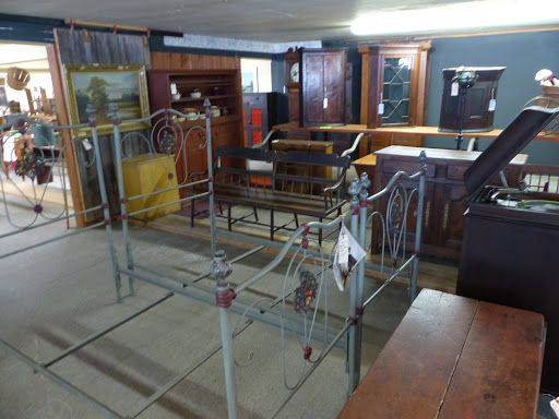 Antique Furniture Store «Hogback Vintage», reviews and photos, 260 Langdell Rd, Johnson, VT 05656, USA