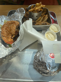 Plats et boissons du Restaurant de hamburgers Five Guys Créteil Soleil à Créteil - n°17