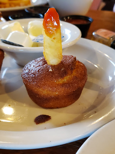 American Restaurant «Cracker Barrel Old Country Store», reviews and photos, 380 N Jacob Dr, Bloomington, IN 47404, USA