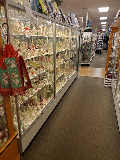 Gift Shop «Shady Maple Gift Shop», reviews and photos, 129 Toddy Dr, East Earl, PA 17519, USA