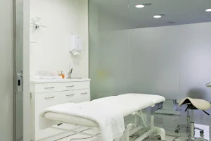 Clínica Saurina - Medicina Estètica i Odontologia Girona image